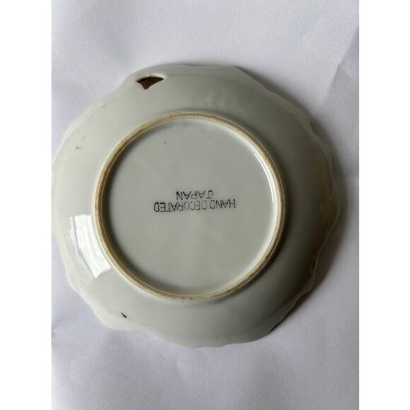 Vintage floral leaf plates 5" hand painted gold leaf set of 3 - Picture 6 of 10